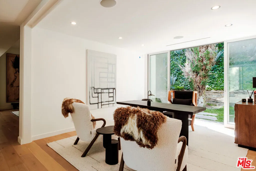 2731 Hutton Drive, Beverly Hills, California 90210 home-pic-15